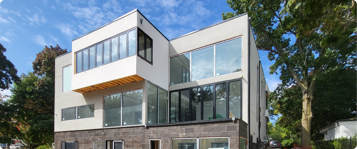 Дом из окон